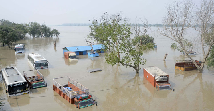 বন্যা নিয়ন্ত্রণে বাংলাদেশের দিকে ফারাক্কায় গেট খুলে দিচ্ছে ভারত